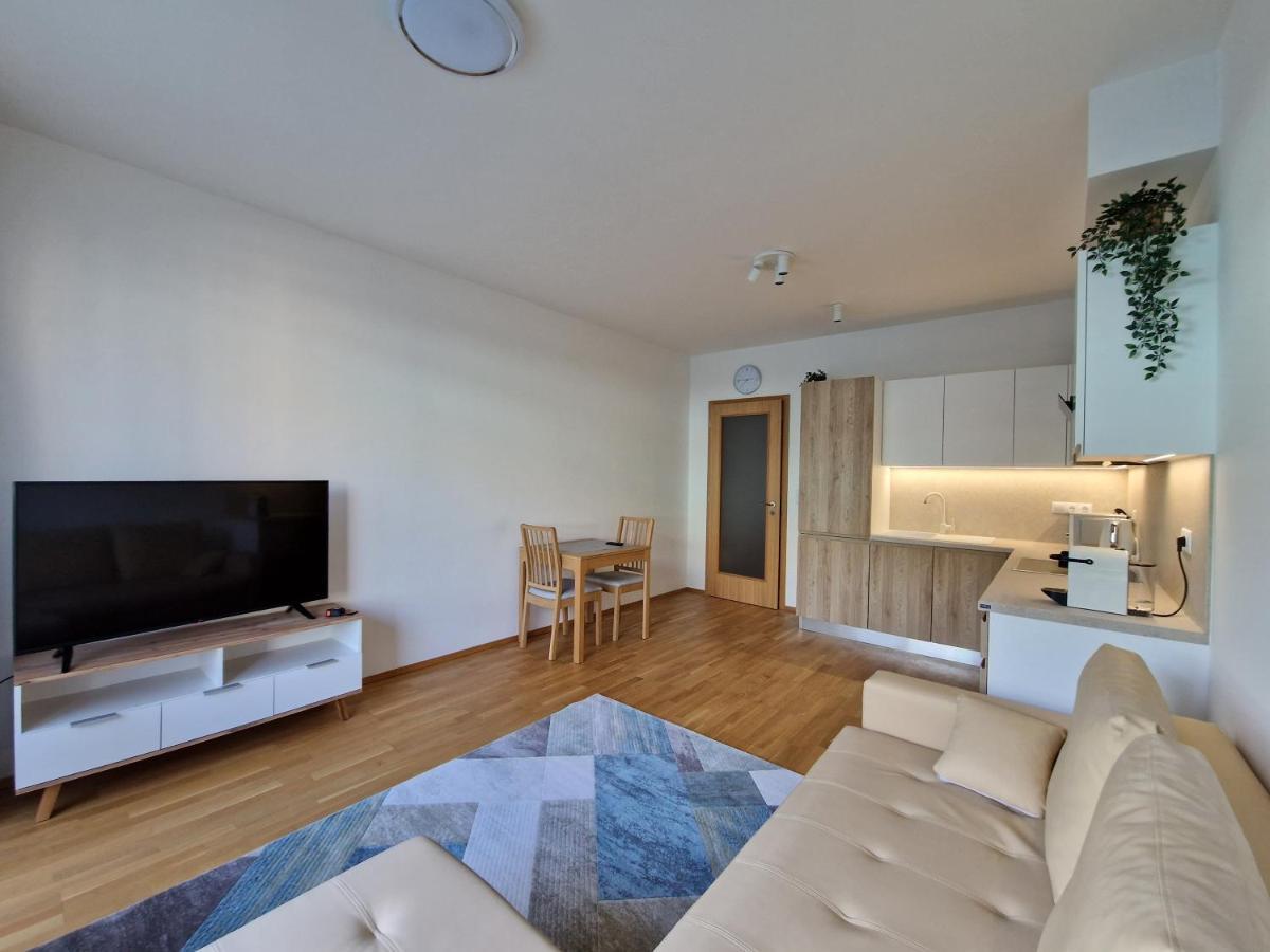 Vltava Apartments Прага Екстер'єр фото